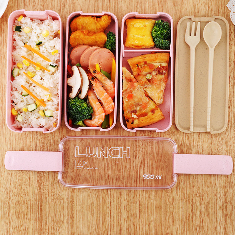 Lunchbox met 3 aparte bakjes en bestek - €17.95