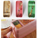 Lunchbox met 3 aparte bakjes en bestek - €17.95